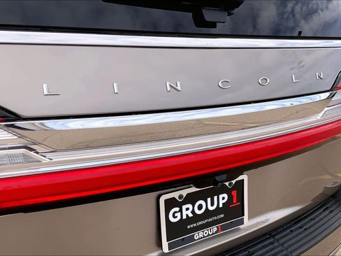 Used 2018 Lincoln Navigator L Reserve w/ Technology Package image 30