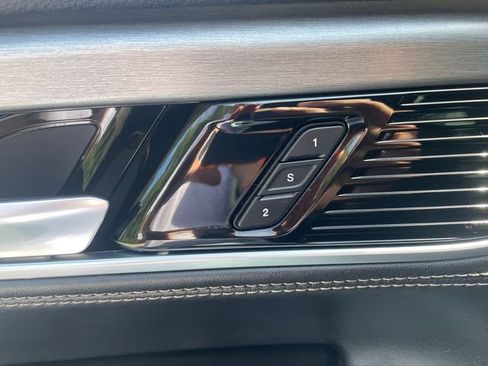Used 2023 Jeep Wagoneer Series II AWD/4WD image 29