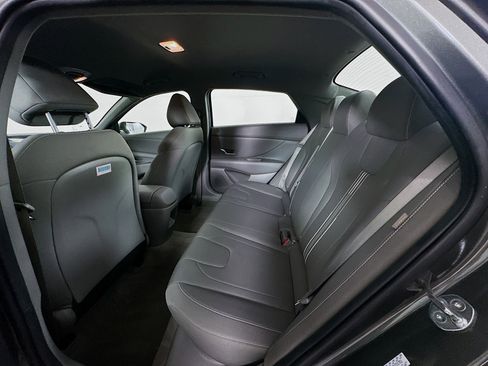 Used 2024 Hyundai Elantra SEL image 27