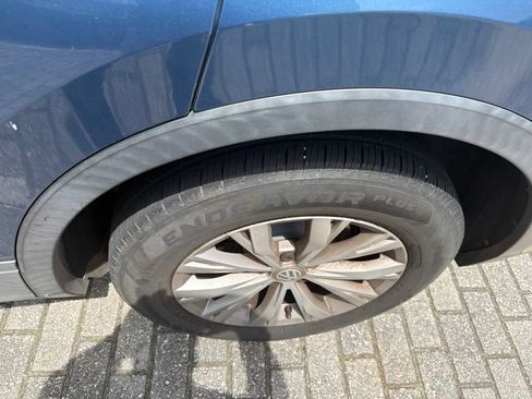 Used 2018 Volkswagen Tiguan S FWD image 4