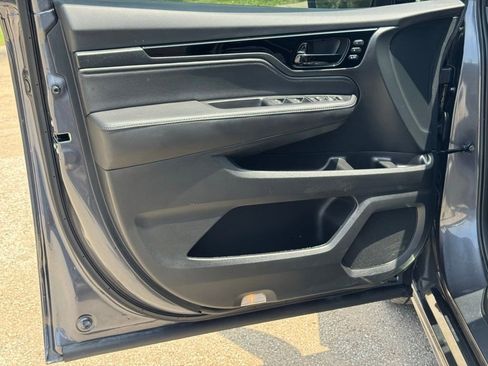 Used 2023 Honda Odyssey Touring image 18