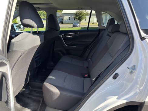 Used 2025 Toyota RAV4 XLE w/ Convenience Package AWD/4WD image 14
