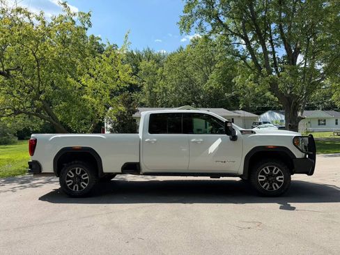 Used 2021 GMC Sierra 2500 AT4 w/ AT4 Premium Plus Package AWD/4WD image 13