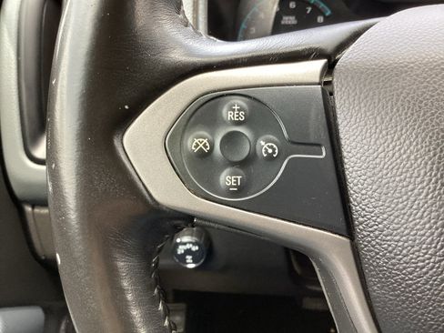 Used 2018 Chevrolet Colorado Z71 AWD/4WD image 30