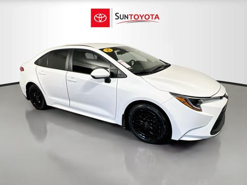 Used 2025 Toyota Corolla LE FWD image 1