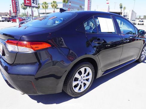 Used 2022 Toyota Corolla LE image 5
