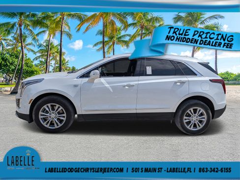 Used 2022 Cadillac XT5 Premium Luxury w/ Technology Package FWD image 6