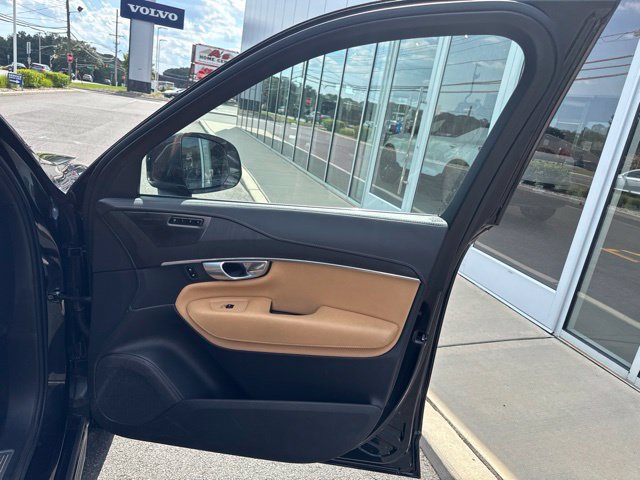 Certified 2023 Volvo XC90 B6 Ultimate w/ Protection Package Premier AWD/4WD image 14