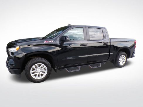 Used 2023 Chevrolet Silverado 1500 RST AWD/4WD image 3