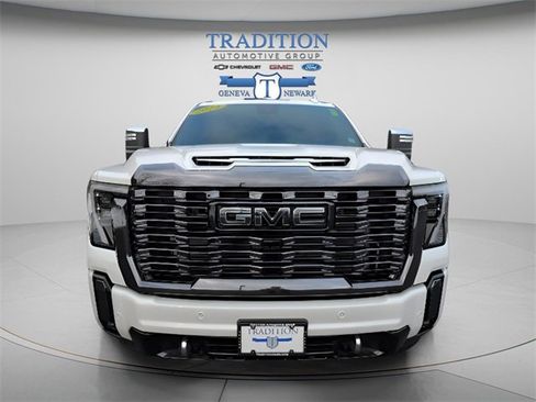 Used 2024 GMC Sierra 3500 Denali Ultimate image 8