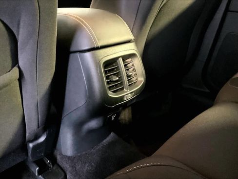 Used 2018 Jeep Cherokee Latitude FWD image 35