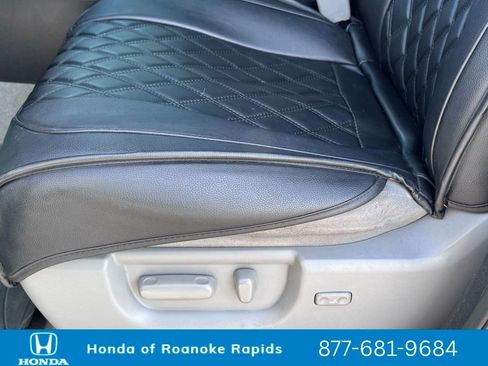 Used 2011 Toyota Tundra Grade image 28