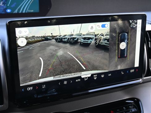 New 2025 Ford Expedition Active image 24