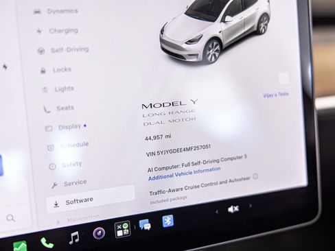 Used 2021 Tesla Model Y Long Range AWD/4WD image 25