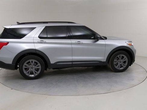 Certified 2022 Ford Explorer XLT w/ XLT Sport Appearance Package AWD/4WD image 15