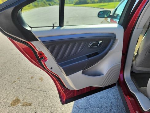 Used 2012 Ford Taurus SEL image 21