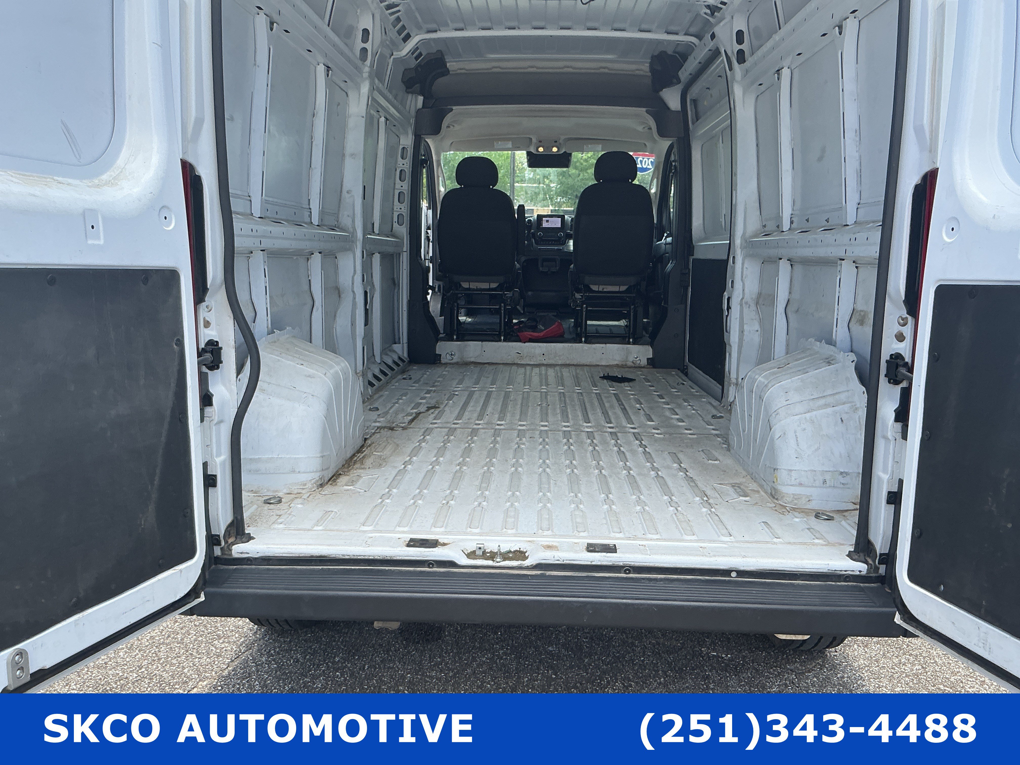 Used 2024 RAM ProMaster 2500 w/ Convenience Group FWD image 21