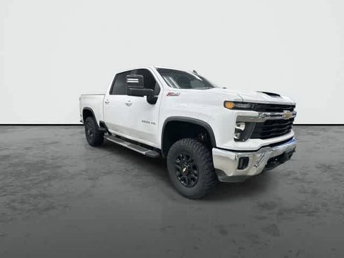 Used 2024 Chevrolet Silverado 2500 LT AWD/4WD image 5