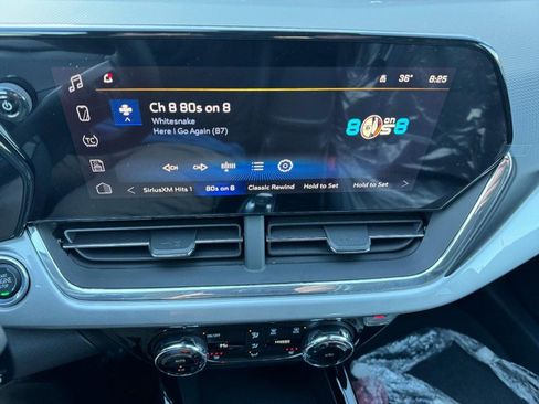 New 2026 Chevrolet Trax LT w/ Driver Confidence Package image 12