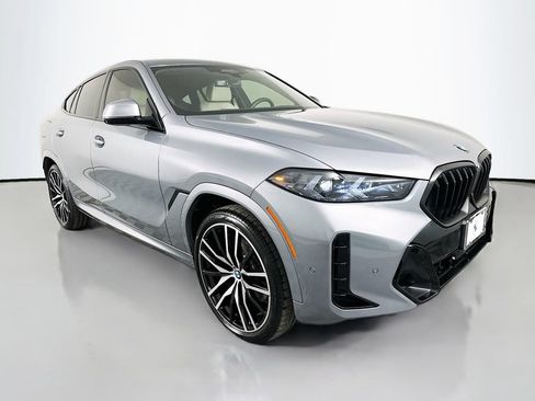 Used 2025 BMW X6 xDrive40i w/ Executive Package AWD/4WD image 3
