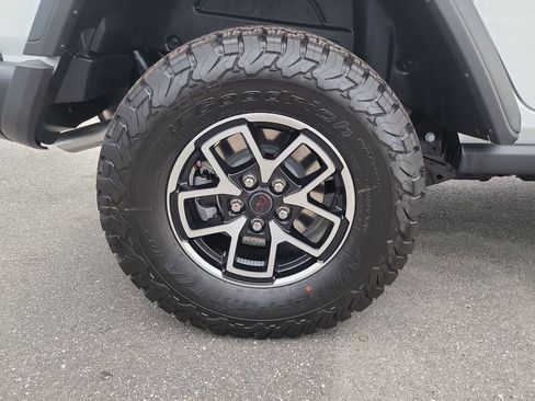 New 2025 Jeep Wrangler Unlimited Rubicon image 5