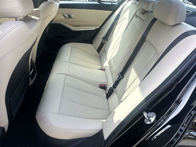 Certified 2023 BMW 330i xDrive Sedan w/ Premium Package AWD/4WD image 31