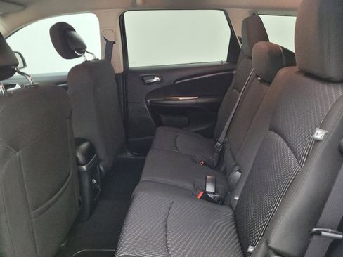 Used 2017 Dodge Journey SE image 18