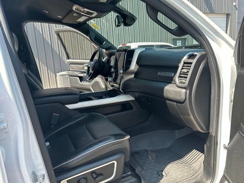 Used 2019 RAM 1500 Laramie w/ Sport Appearance Package AWD/4WD image 33