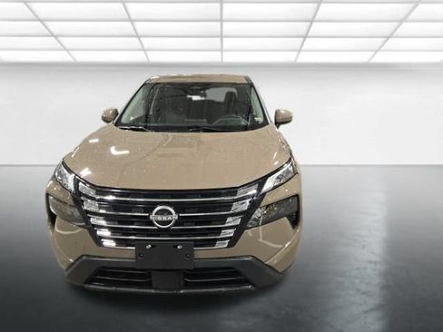 Used 2024 Nissan Rogue SV AWD/4WD image 9