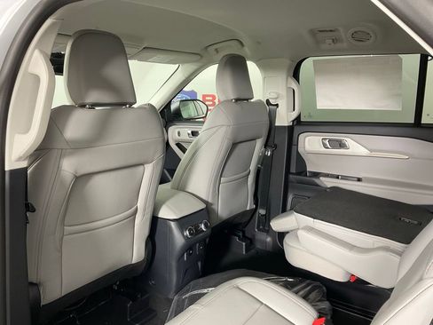 New 2026 Ford Explorer Active w/ Active Comfort Package RWD image 15