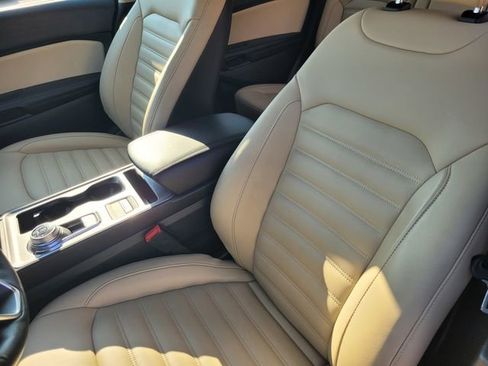 Certified 2023 Ford Edge SEL image 11