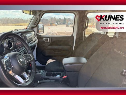 Used 2023 Jeep Gladiator Overland AWD/4WD image 11