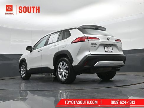 Used 2024 Toyota Corolla Cross L AWD/4WD image 41