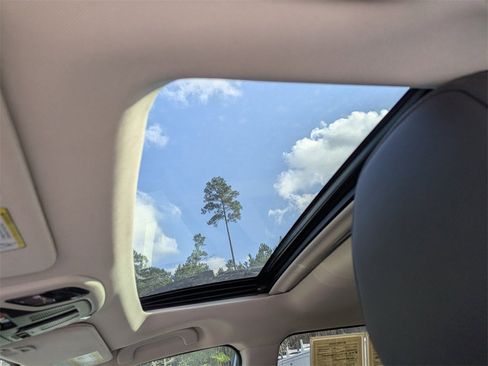 Used 2025 Subaru Outback Onyx Edition XT w/ Popular Package #2 image 16