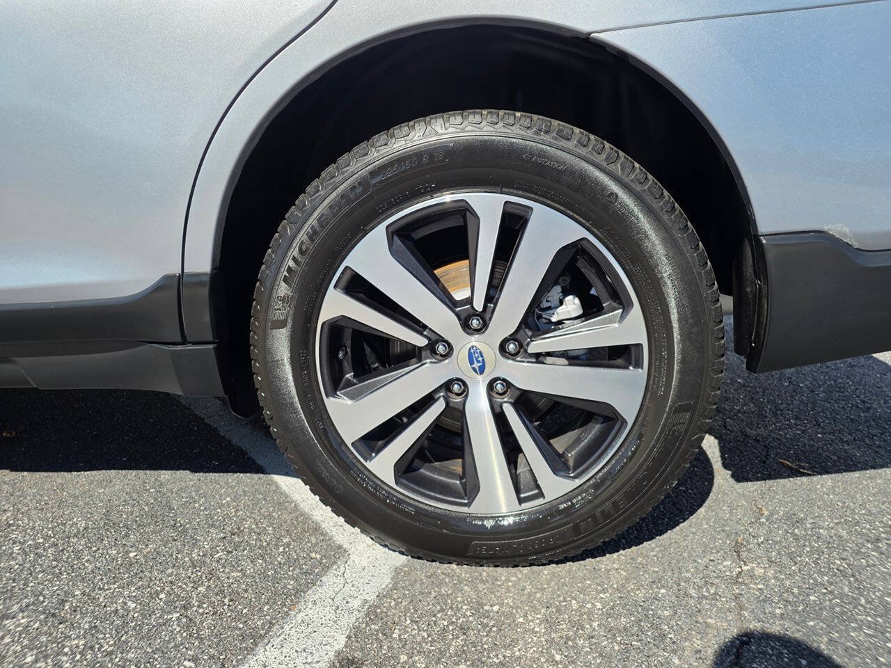Used 2019 Subaru Outback 2.5i Limited AWD/4WD image 11