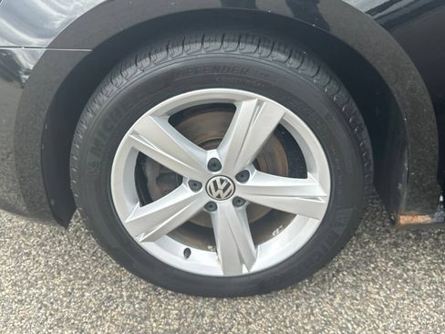 Used 2015 Volkswagen Passat 1.8T SE FWD image 31