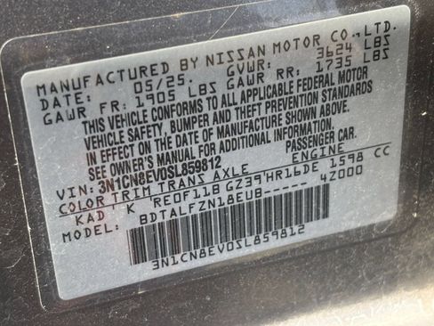 Used 2025 Nissan Versa SV FWD image 27