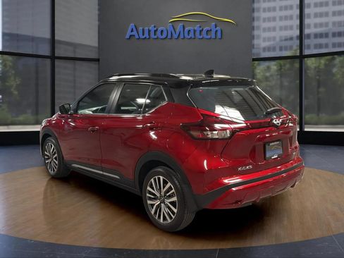 Used 2023 Nissan Kicks SR w/ SR Premium Package FWD image 9