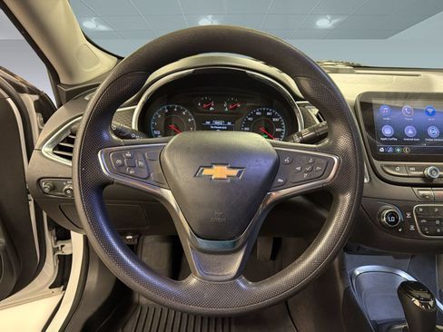 Used 2020 Chevrolet Malibu LT FWD image 10