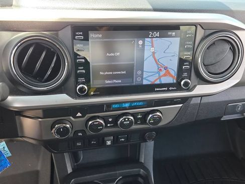 Used 2021 Toyota Tacoma SR5 AWD/4WD image 18