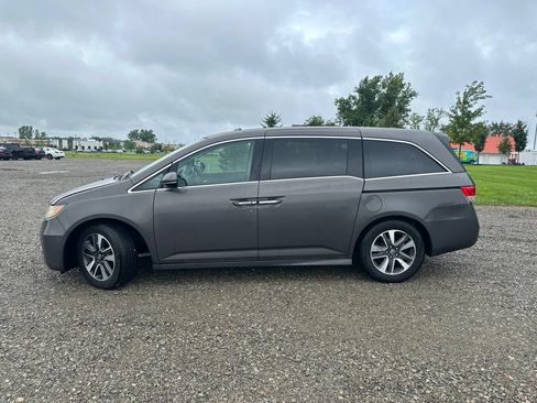 Used 2016 Honda Odyssey Touring Elite image 9