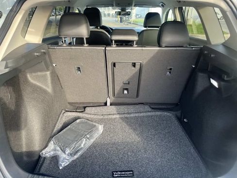 New 2026 Volkswagen Taos SE FWD image 25