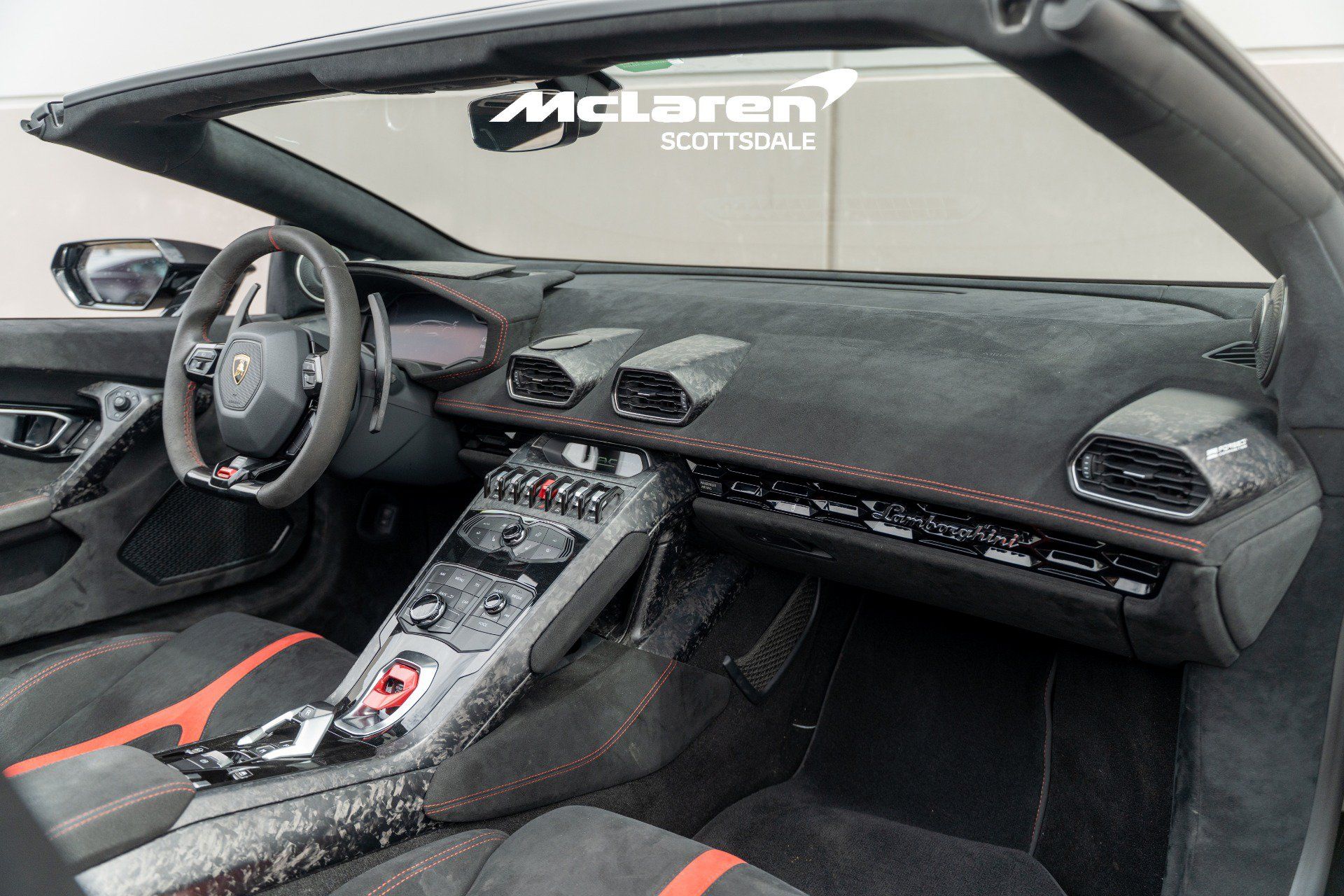 Used 2019 Lamborghini Huracan Performante AWD/4WD image 19