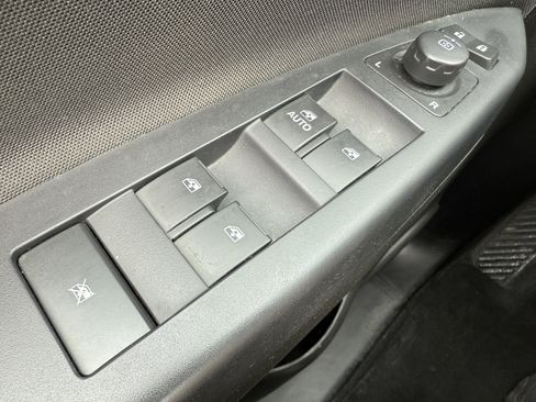 Used 2015 Chevrolet Captiva Sport LS image 31