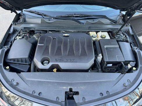 Used 2018 Chevrolet Impala LT FWD image 24