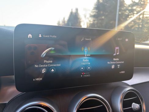 Certified 2022 Mercedes-Benz GLC 300 4MATIC w/ Premium Package Lite image 24