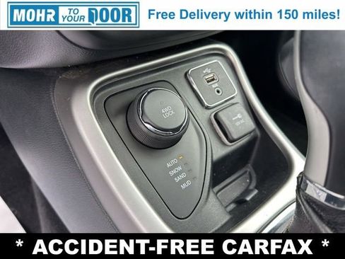 Used 2018 Jeep Compass Latitude w/ Popular Equipment Group image 18