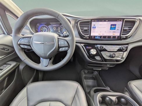 New 2026 Chrysler Pacifica Select w/ S Appearance Package image 12