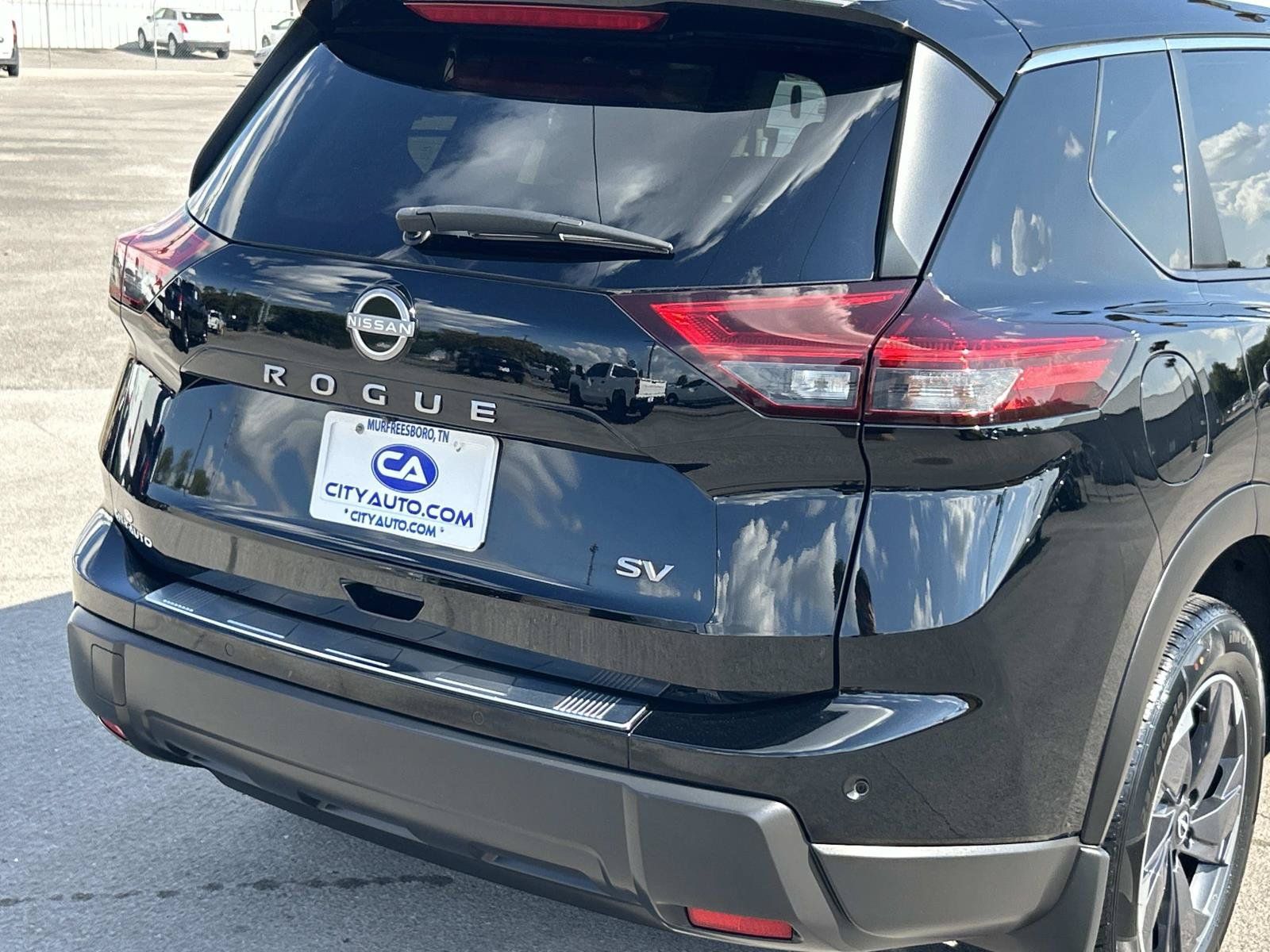 Used 2024 Nissan Rogue SV w/ SV Premium Package FWD image 13