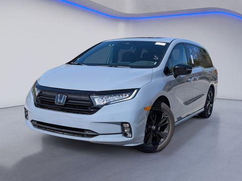 Used 2024 Honda Odyssey Sport image 2